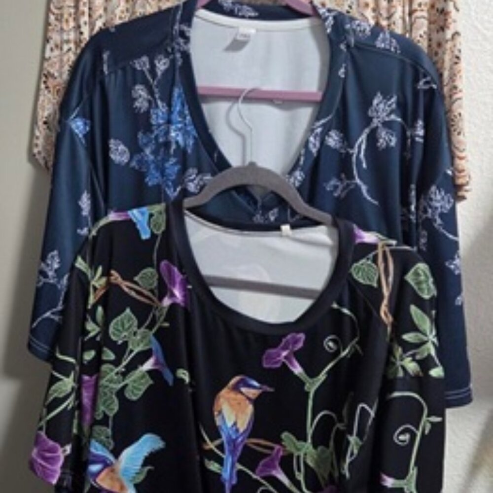 Lot of Three Womens Tops/Blouses 7X Plus V Neck SS